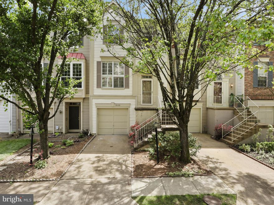 Landlord will review all applications on Monday May 13
🏡 **Charming 3-Level Townhouse - Fully Renovated - Perfect Blend of Style and Comfort**

Welcome to this stunning 3-level garage townhouse boasting 3 bedrooms, 2 full baths, and 2 half baths, all meticulously renovated to offer a perfect fusion of modern design and comfortable living. This property is a true gem that combines elegance, functionality, and convenience.
✨ **Key Features:**
- **Modern Renovations**: Every corner of this townhouse has been thoughtfully updated with contemporary finishes, sleek fixtures, and high-quality materials, creating a fresh and inviting living space.
- **Spacious Bedrooms**: Three generously sized bedrooms provide ample space for relaxation and privacy, offering the perfect retreat after a long day.
- **Sleek Bathrooms**: Enjoy the luxury of newly renovated full and half bathrooms, featuring stylish vanities, modern tiling, lighting and designer touches that elevate the overall aesthetic.
- **Gourmet Kitchen**: The heart of the home, the gourmet kitchen is a chef's delight with stainless steel appliances, quartz countertops, ample cabinet space, and a large island for meal preparation and casual dining.
- **Natural Light**: Large windows flood the interior with natural light, creating a warm and welcoming ambiance throughout.
- **Private Outdoor Space**: Step outside to your own private outdoor oasis, whether it's a cozy patio, deck, or fenced yard, offering a serene retreat for enjoying fresh air and outdoor relaxation.
- **Convenient Location**: Situated in a desirable neighborhood with easy access to shopping, dining, parks, and transportation, this townhouse offers the perfect balance of urban convenience and suburban tranquility.
Don't miss the opportunity to make this beautifully renovated townhouse your new home! Contact us today to schedule a tour and experience upscale living at its finest.
***Owner prefers dogs under 30lbs***