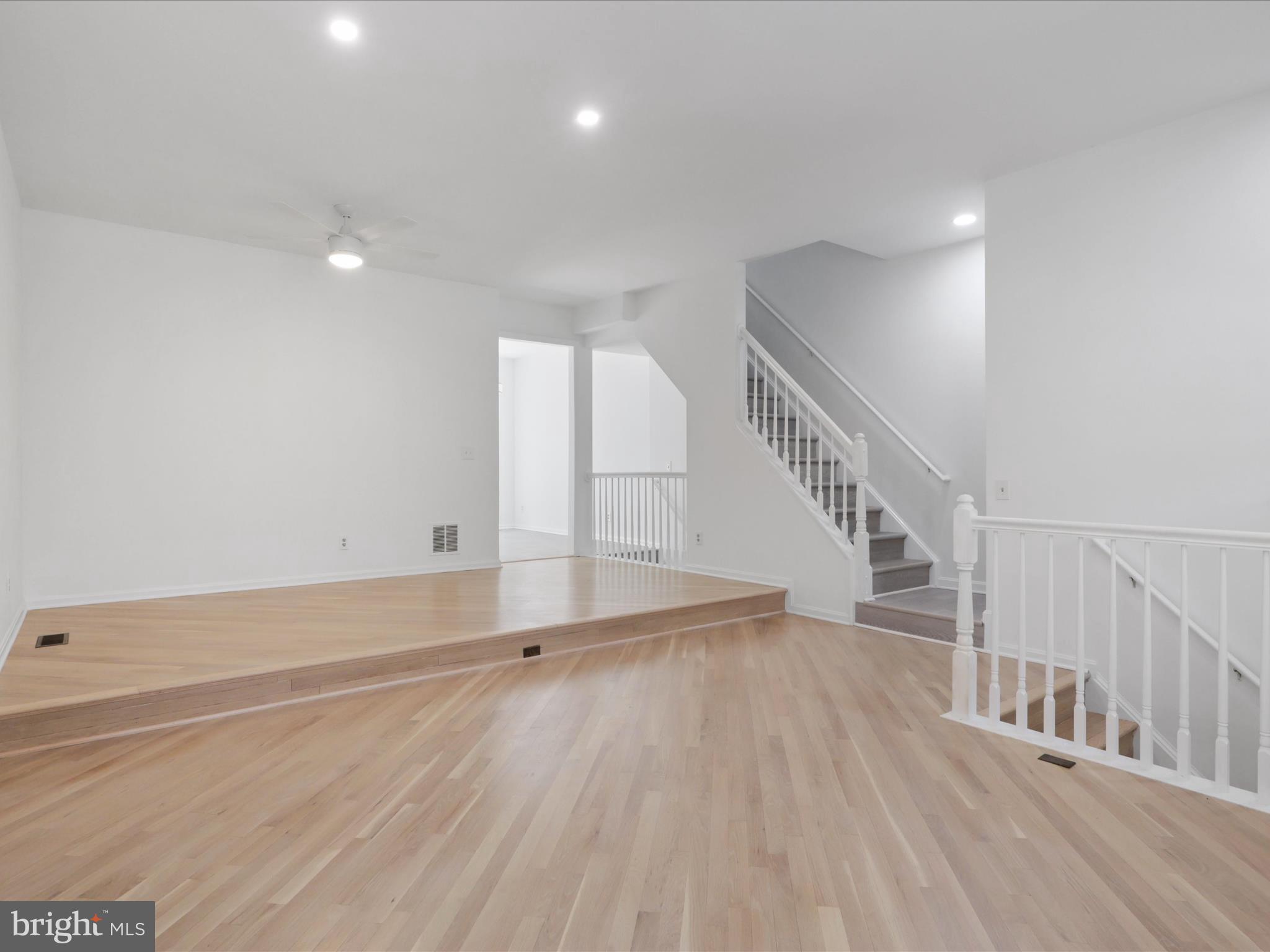 LINCOLNIA MEWS - Residential Lease