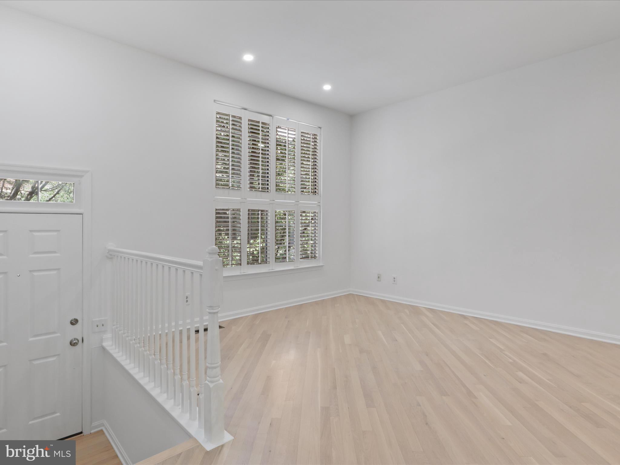 LINCOLNIA MEWS - Residential Lease