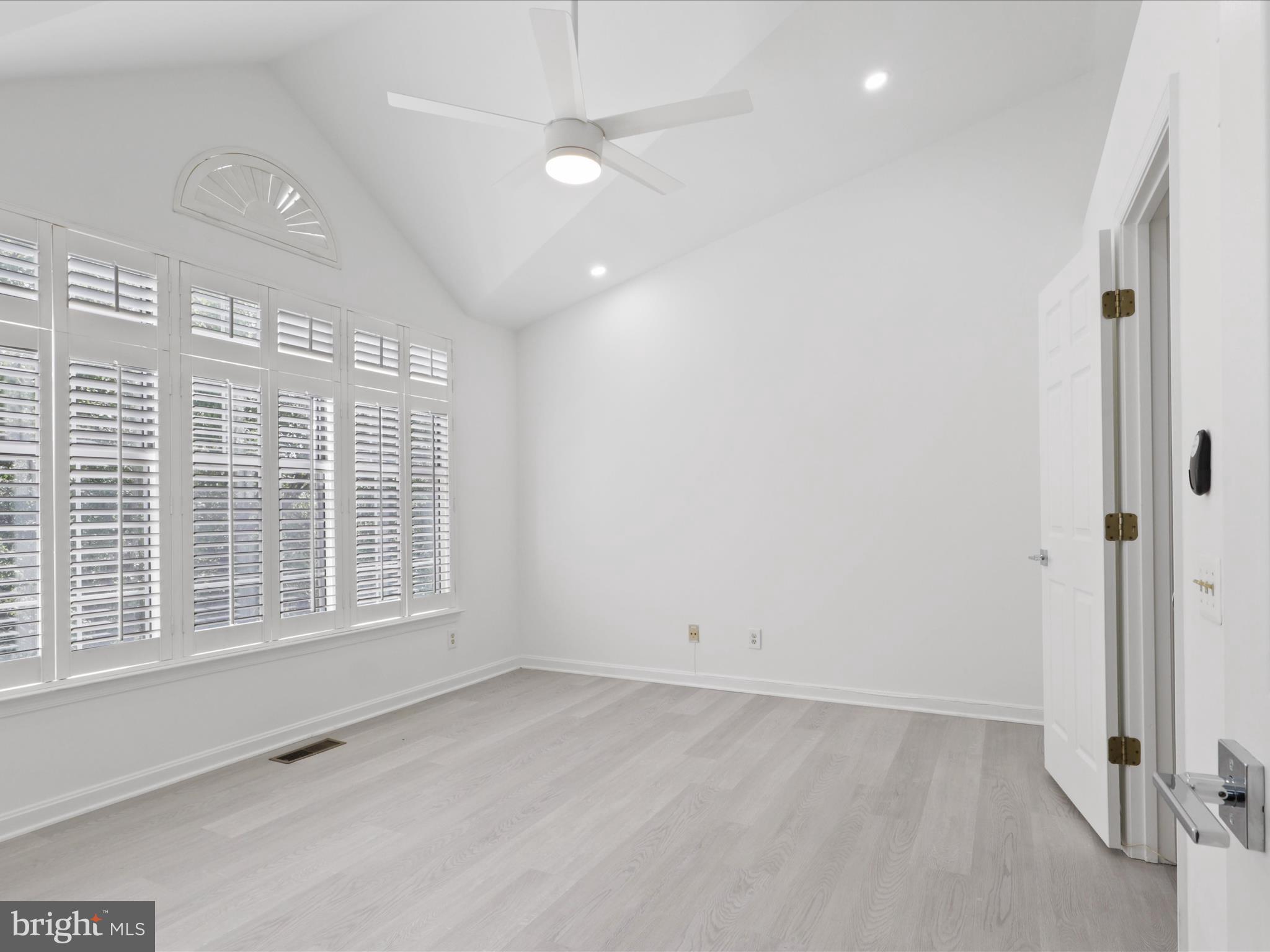 LINCOLNIA MEWS - Residential Lease