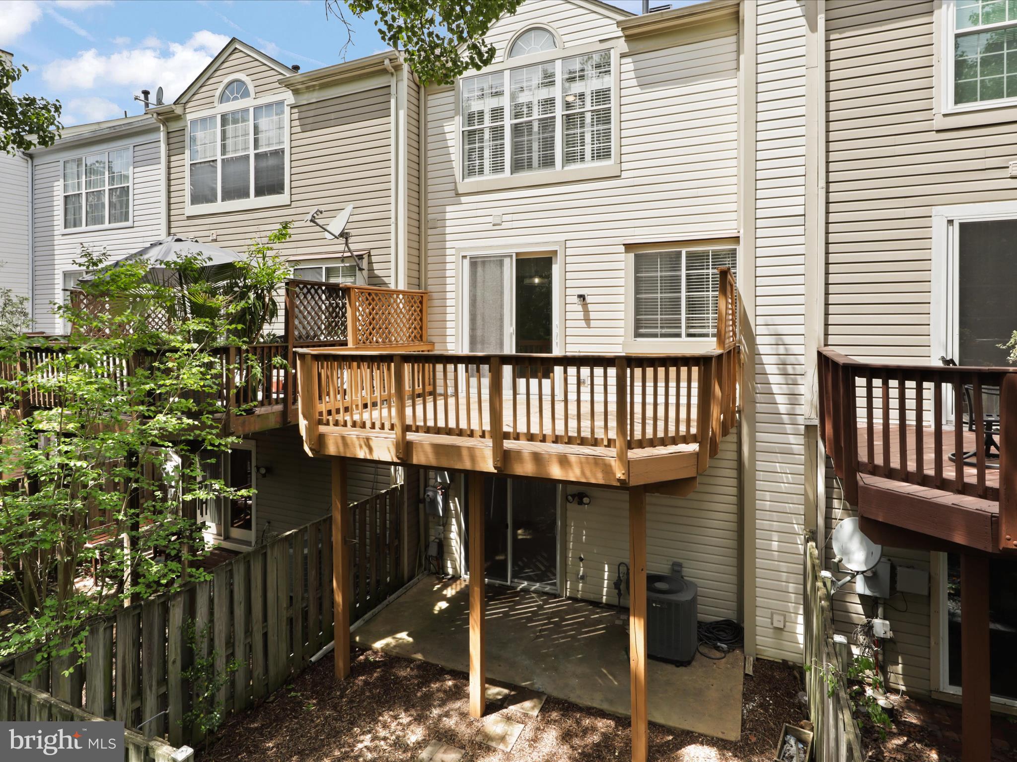 LINCOLNIA MEWS - Residential Lease