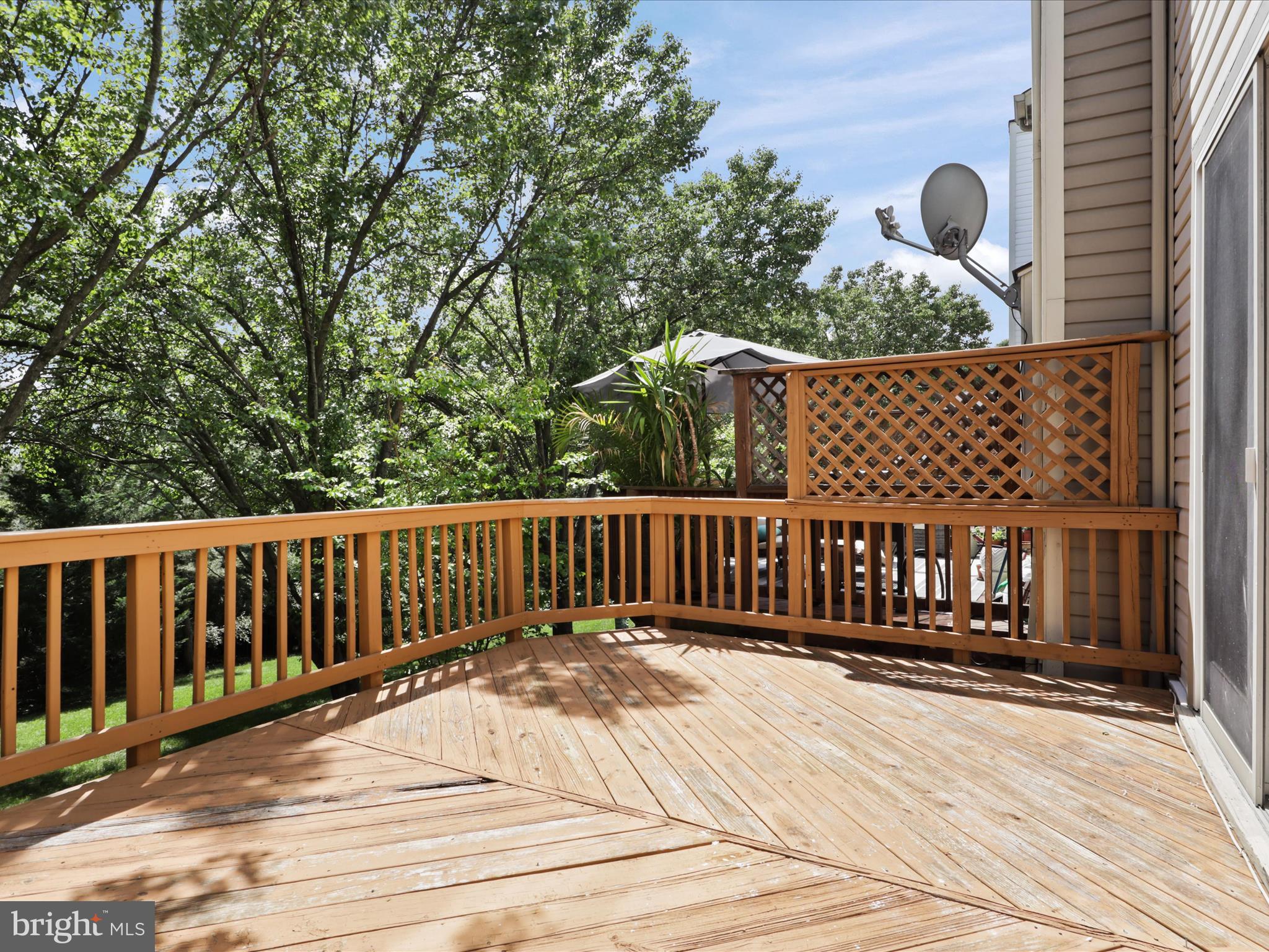 LINCOLNIA MEWS - Residential Lease