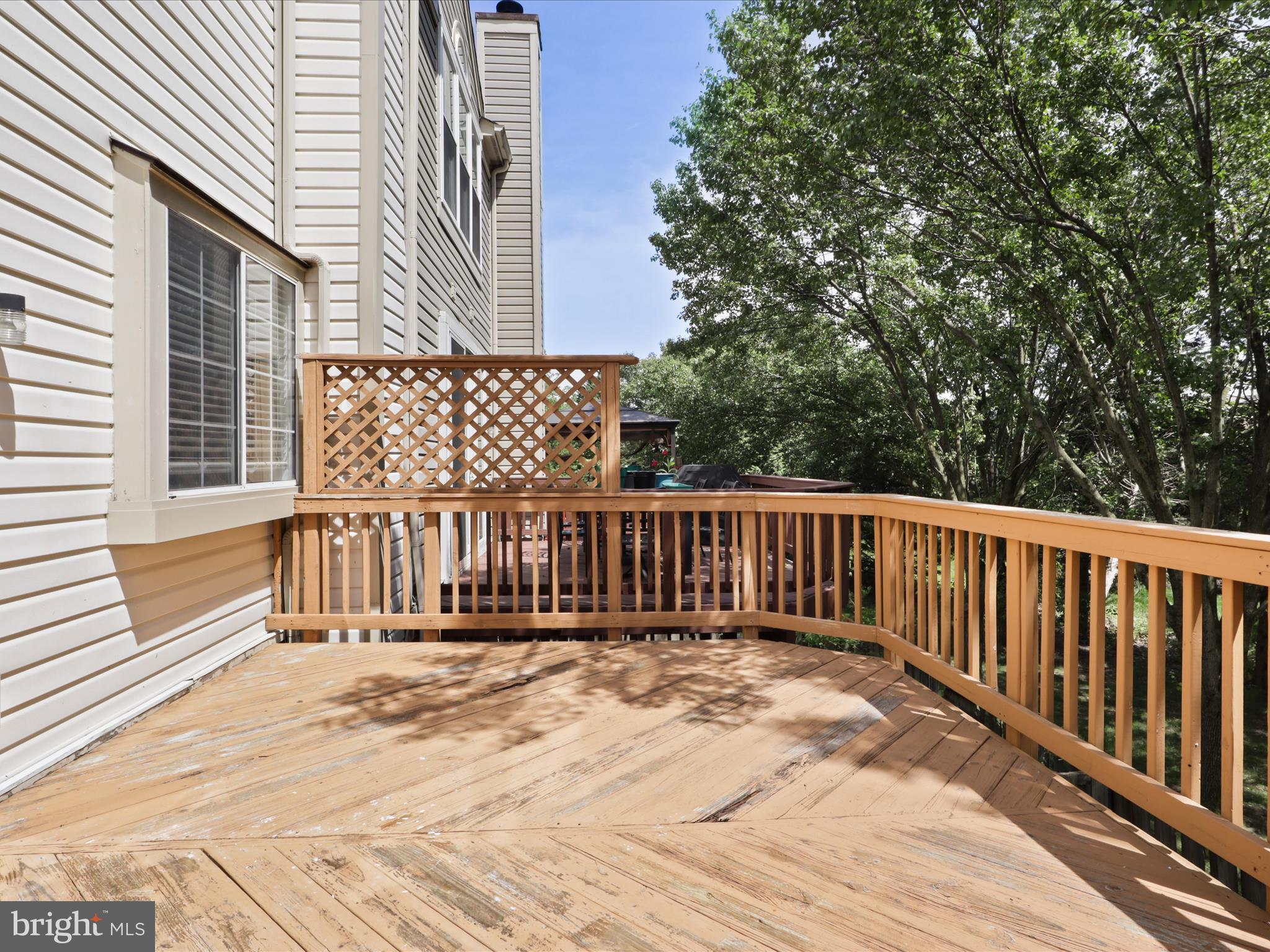 LINCOLNIA MEWS - Residential Lease