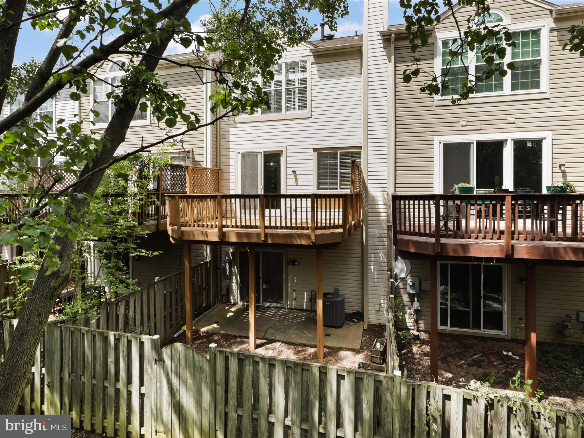 LINCOLNIA MEWS - Residential Lease