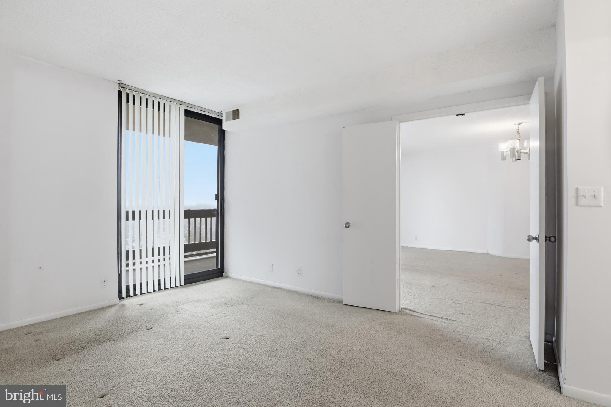 SKYLINE SQUARE CONDO - Residential