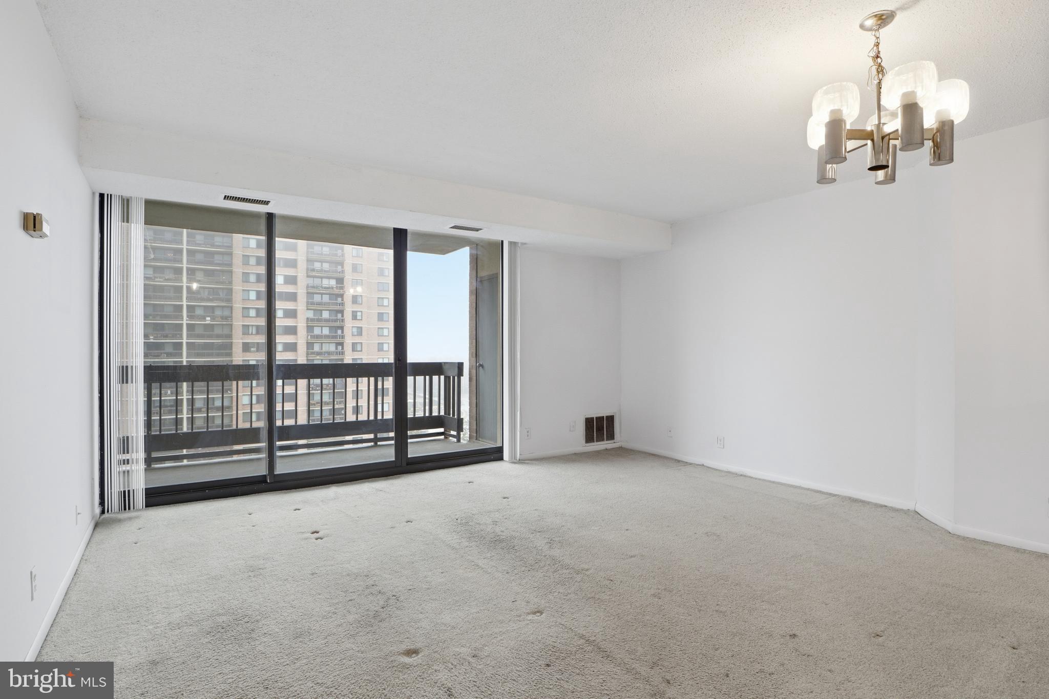 SKYLINE SQUARE CONDO - Residential