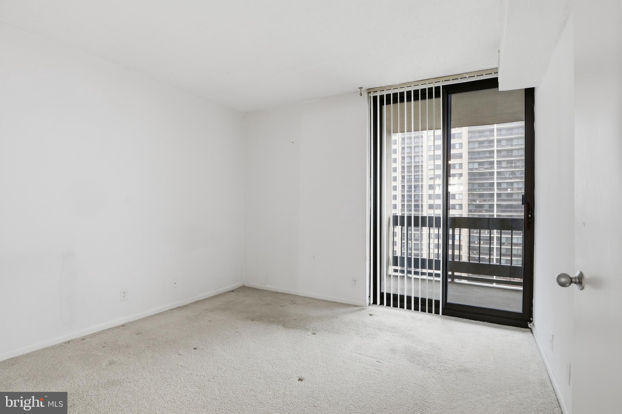 SKYLINE SQUARE CONDO - Residential