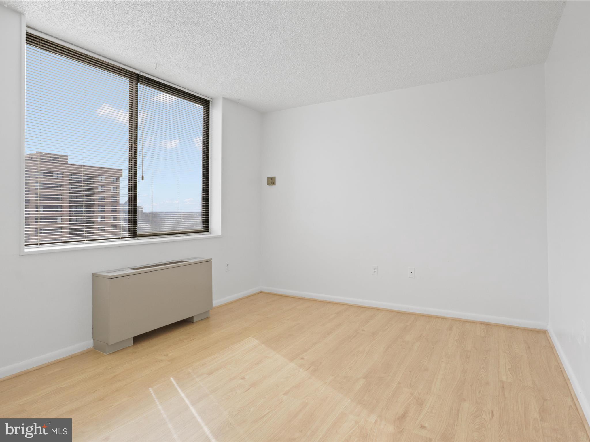 SKYLINE PLAZA - Residential