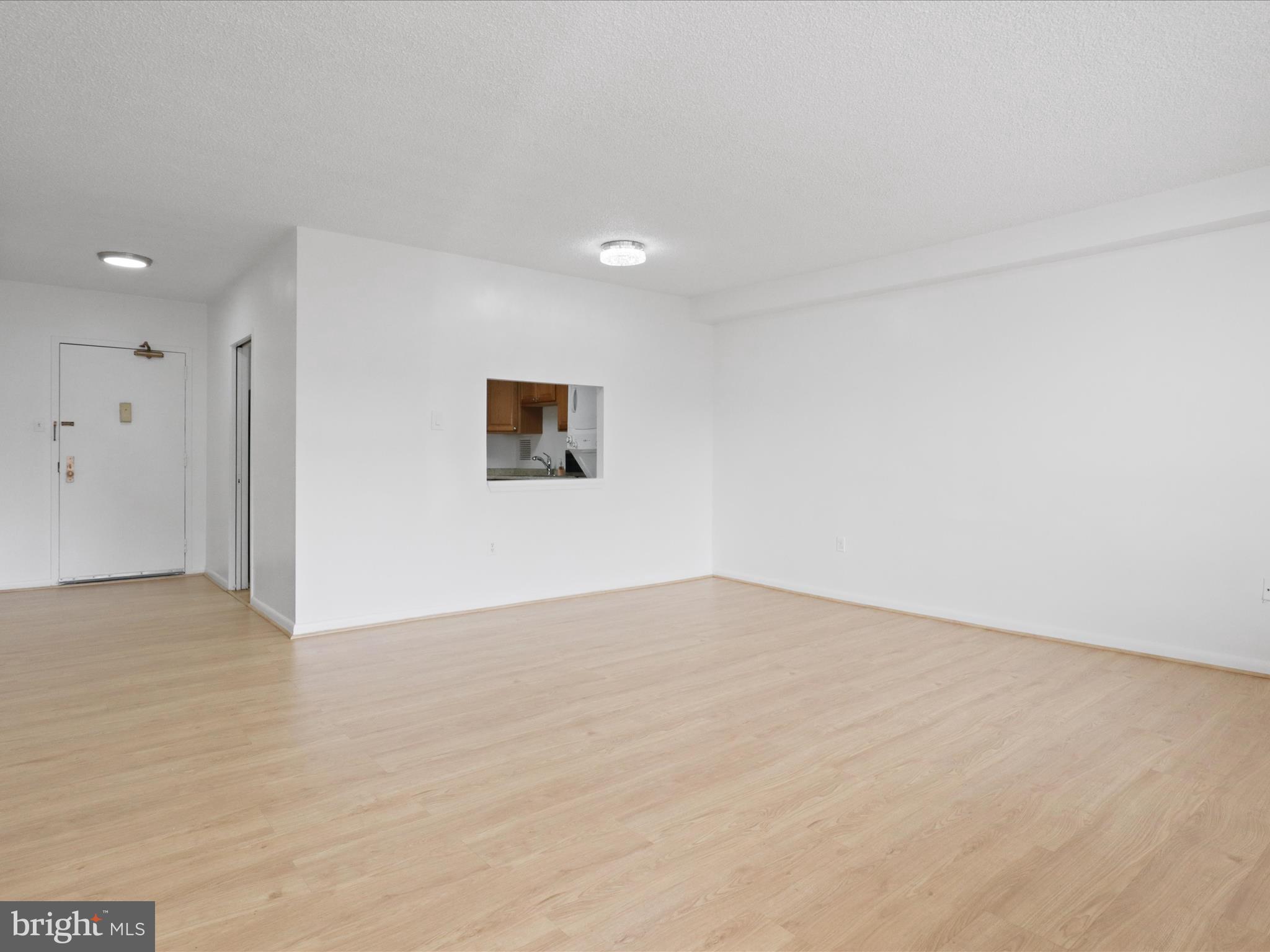 SKYLINE PLAZA - Residential