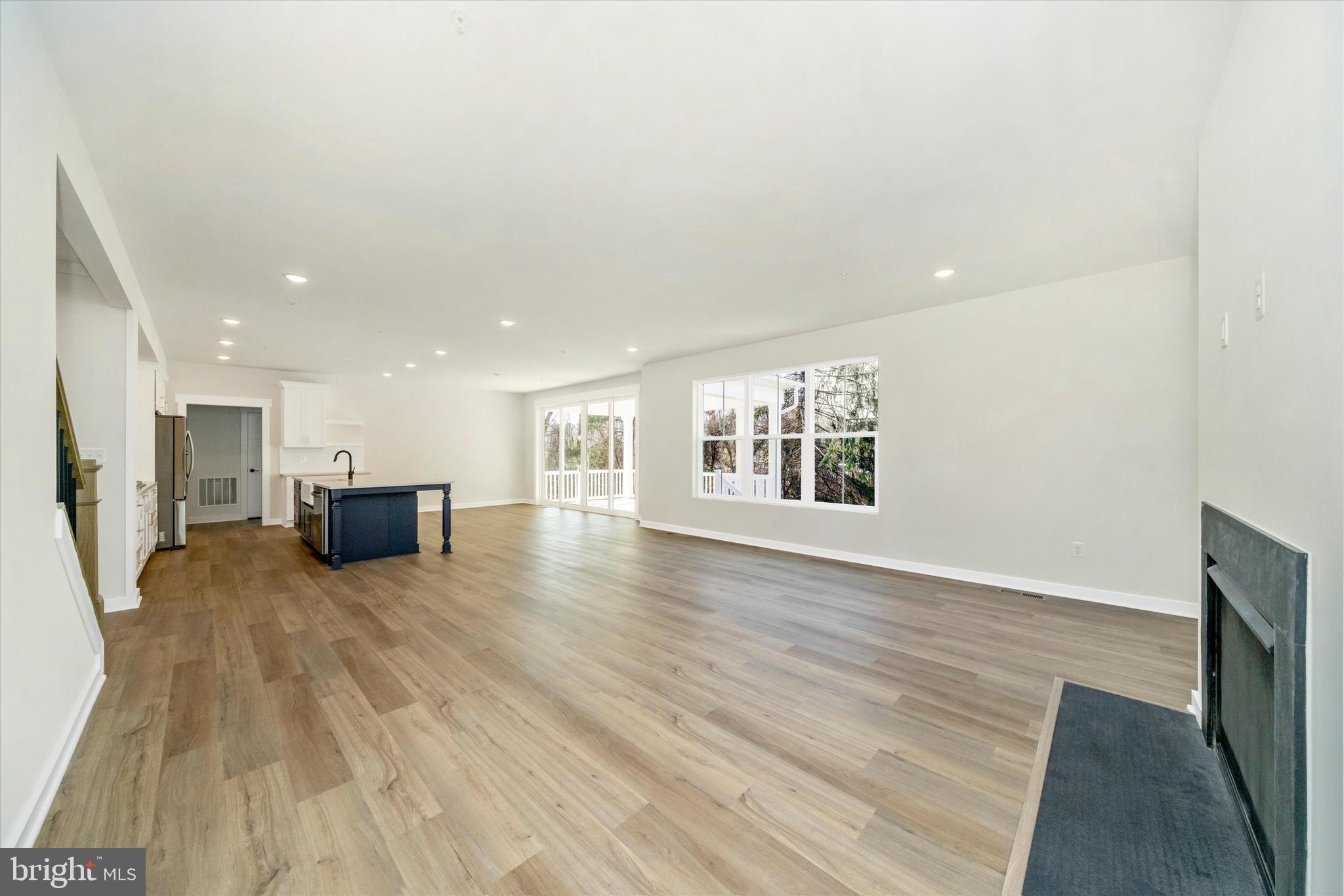 MILLERSVILLE - Residential