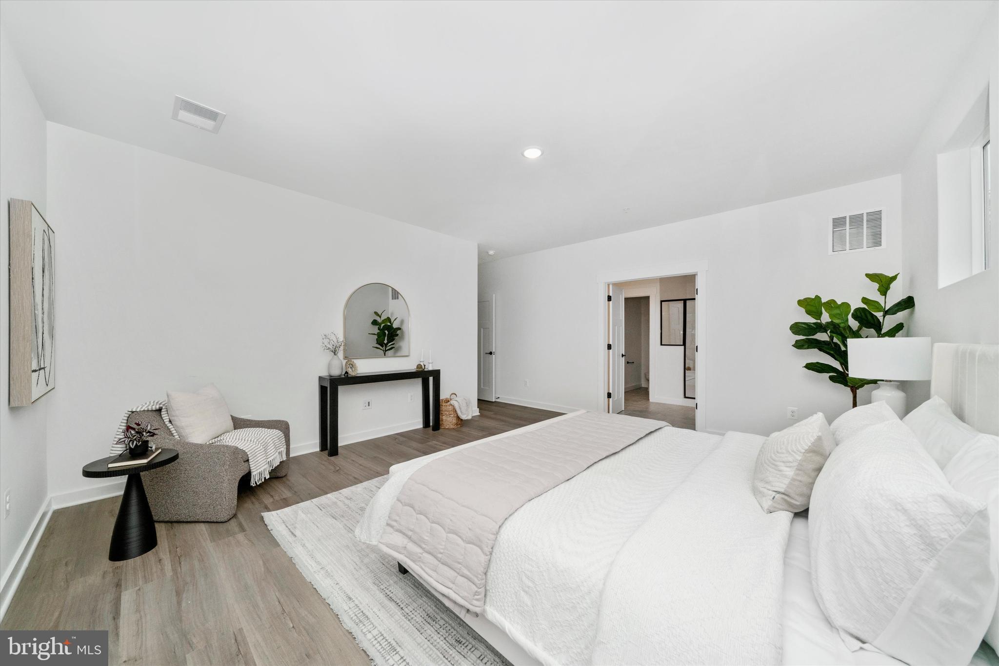 MILLERSVILLE - Residential