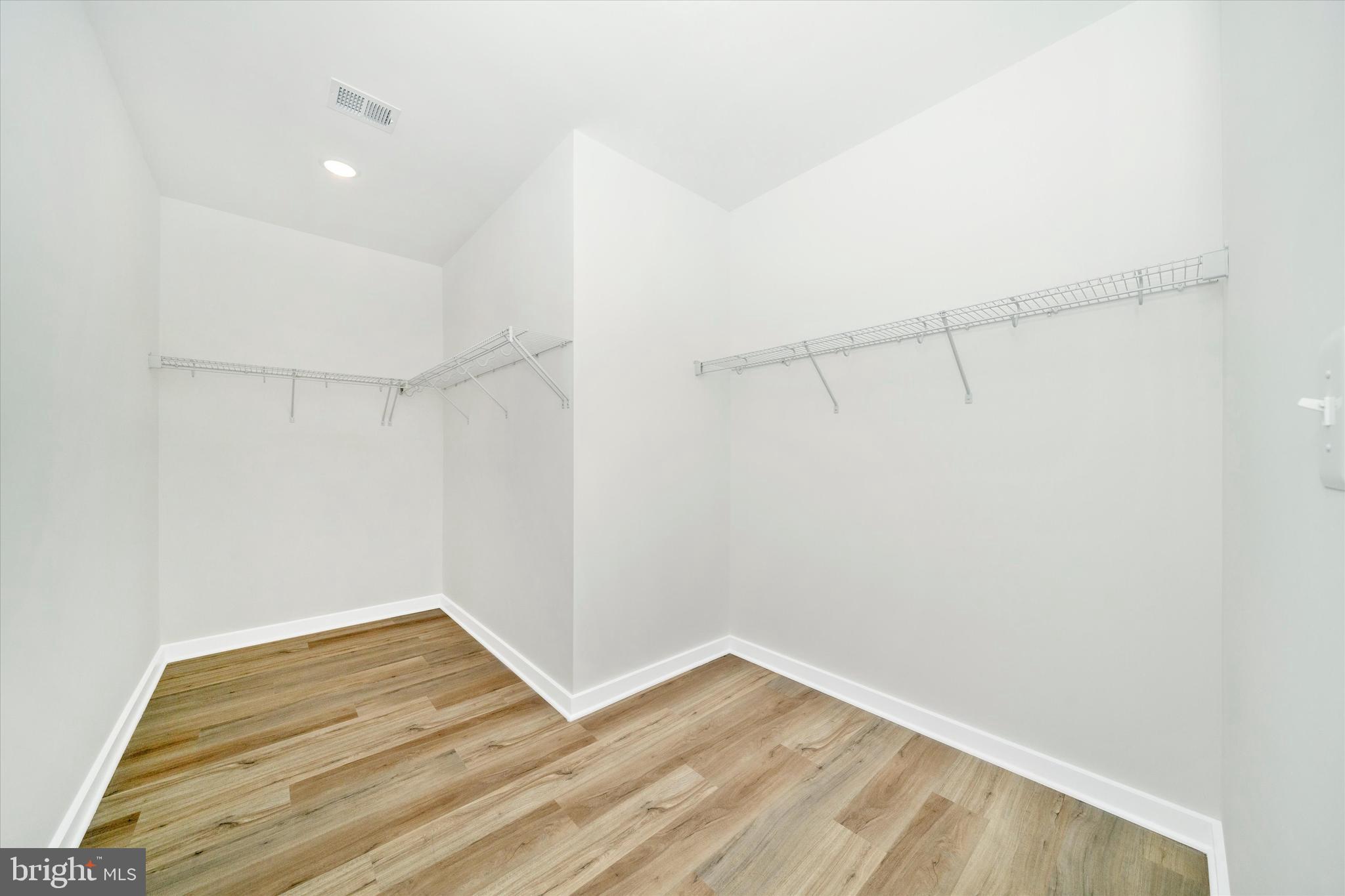 MILLERSVILLE - Residential