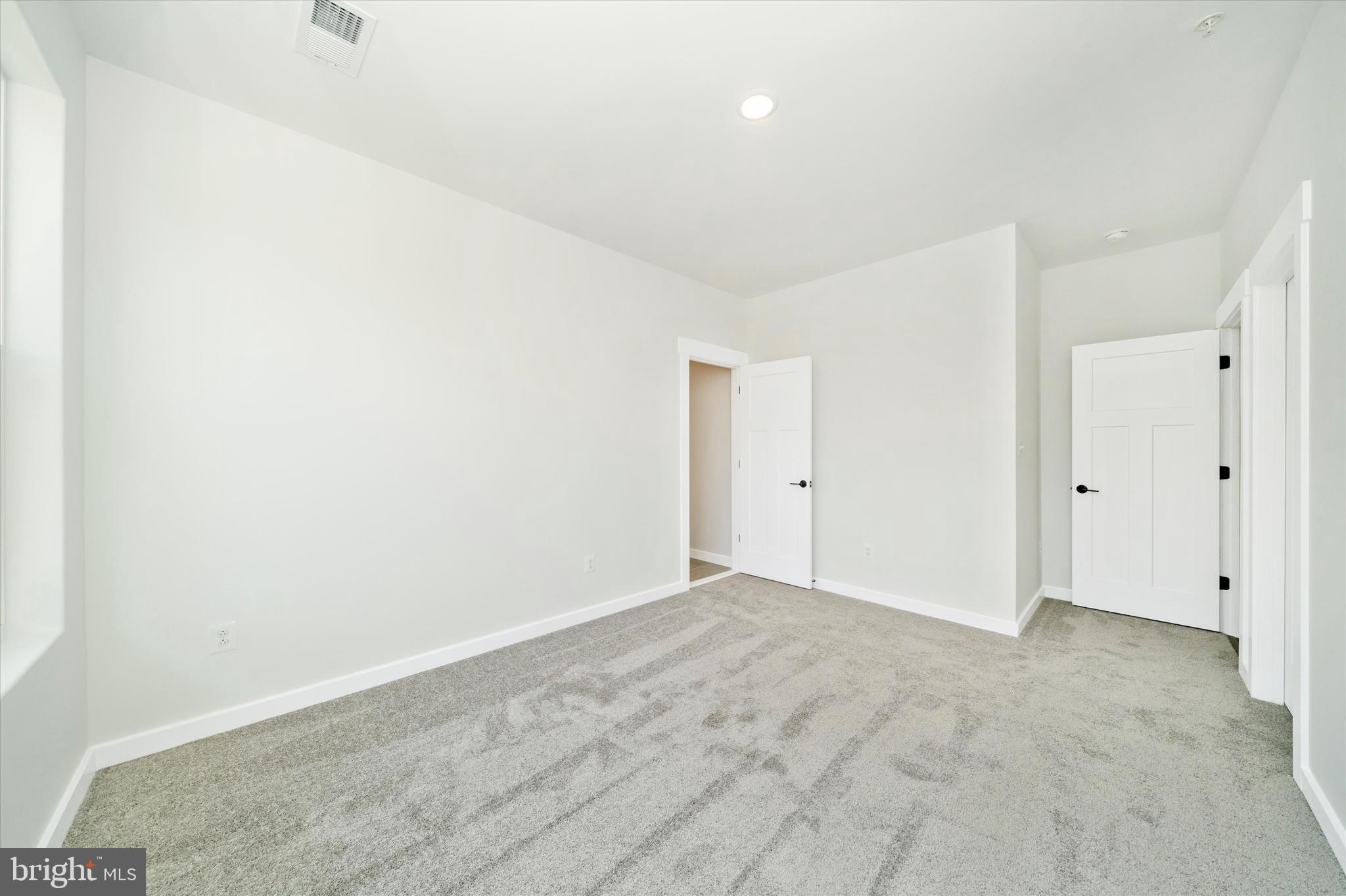 MILLERSVILLE - Residential