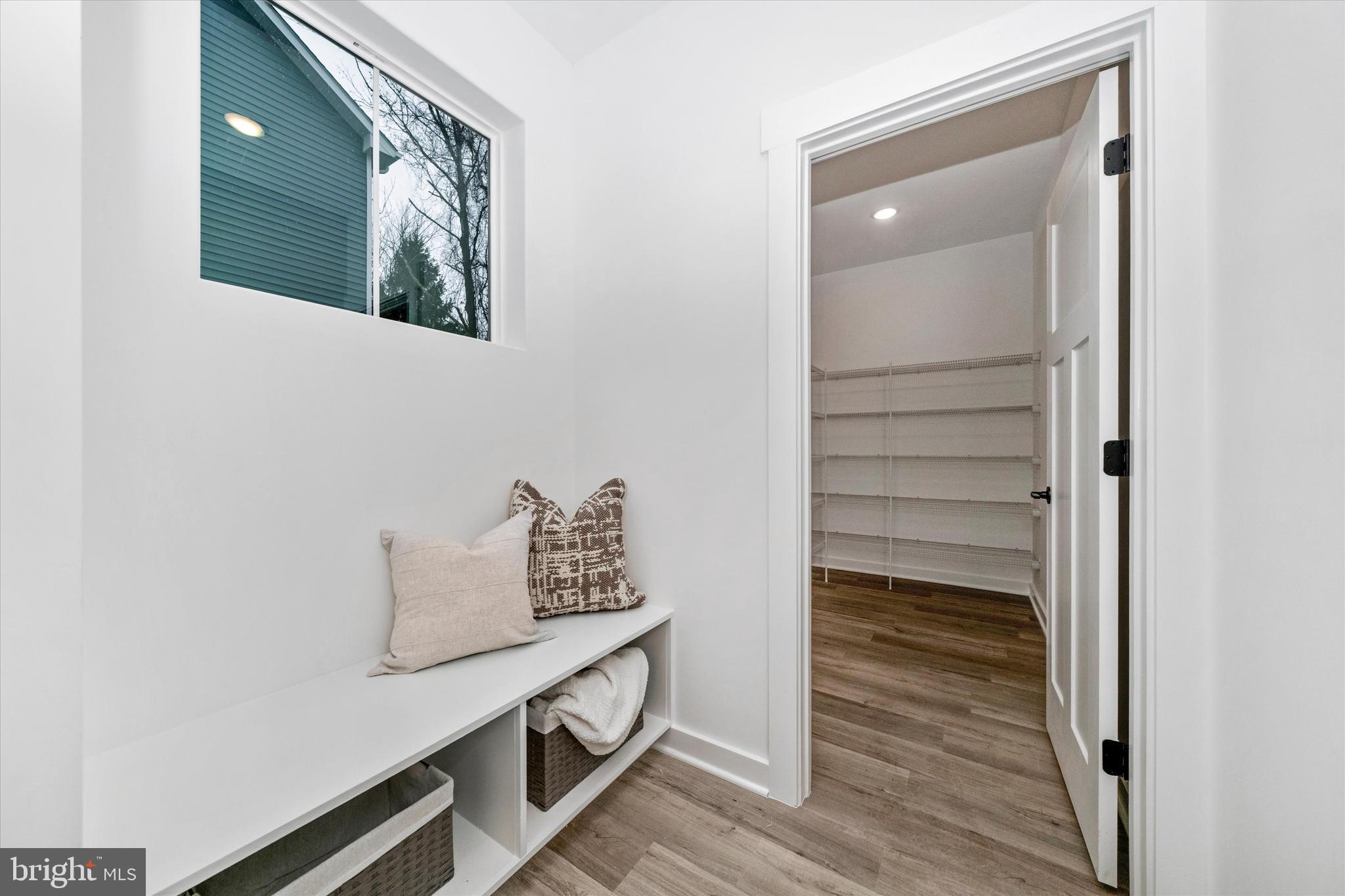 MILLERSVILLE - Residential