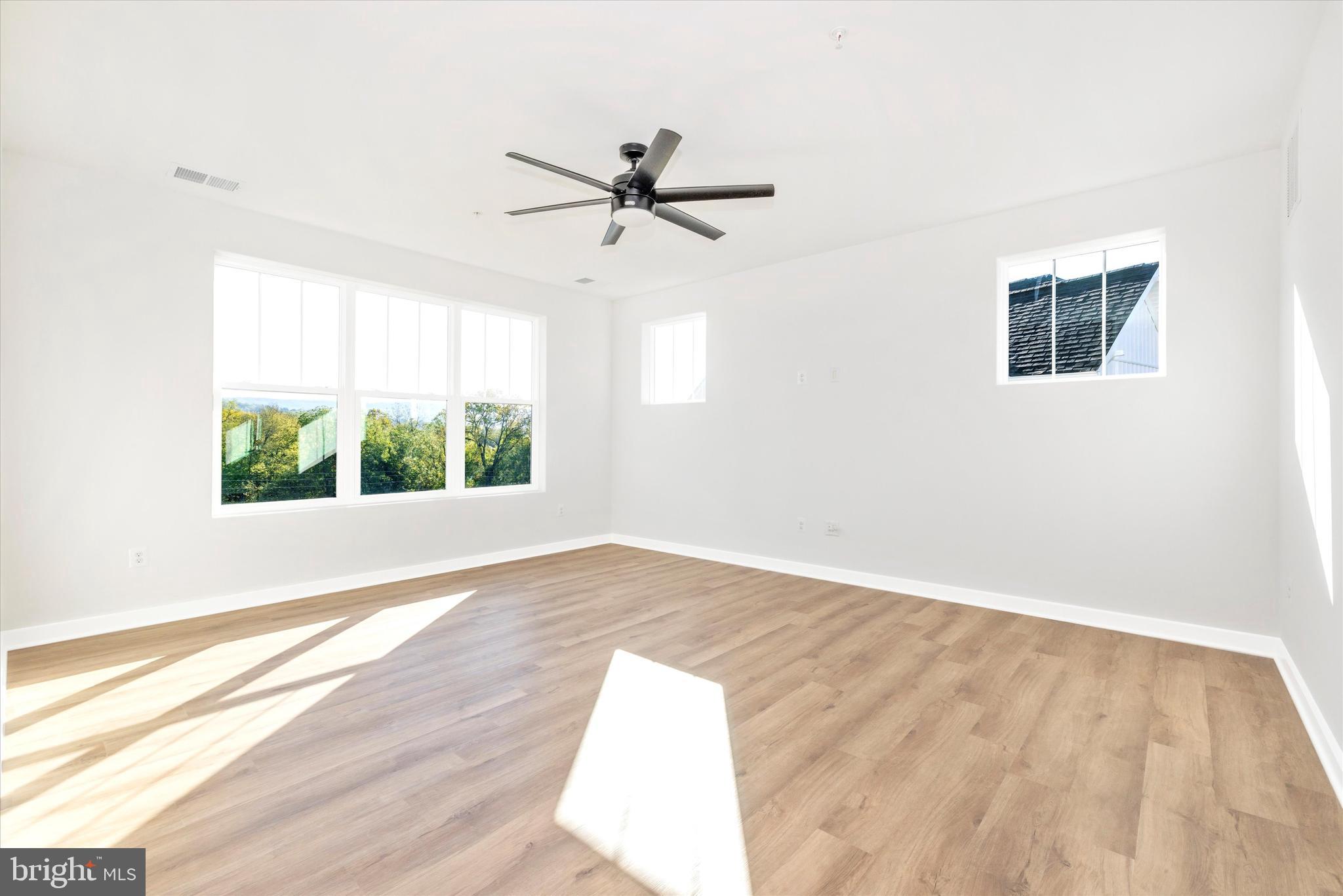 MILLERSVILLE - Residential