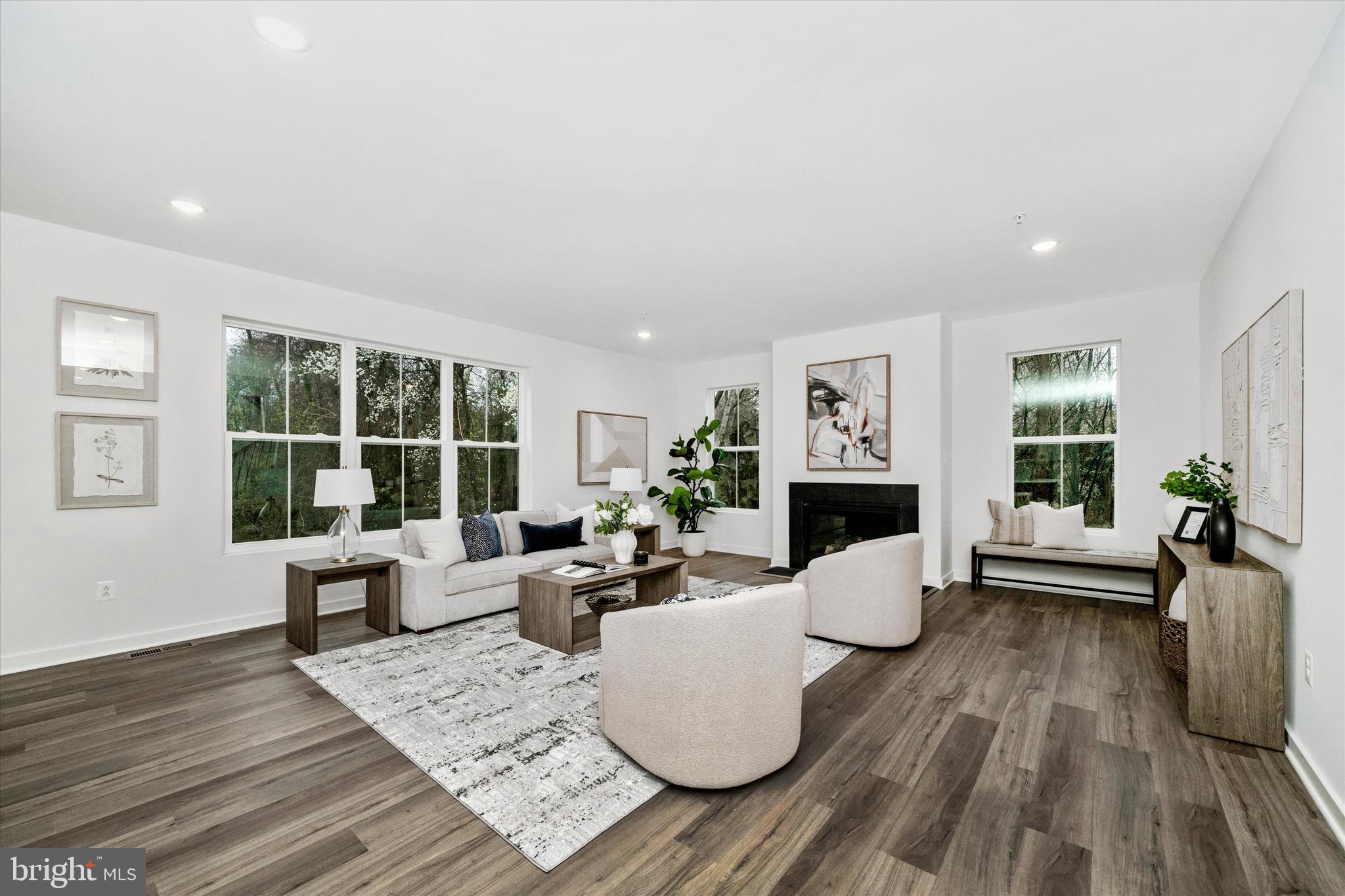 MILLERSVILLE - Residential