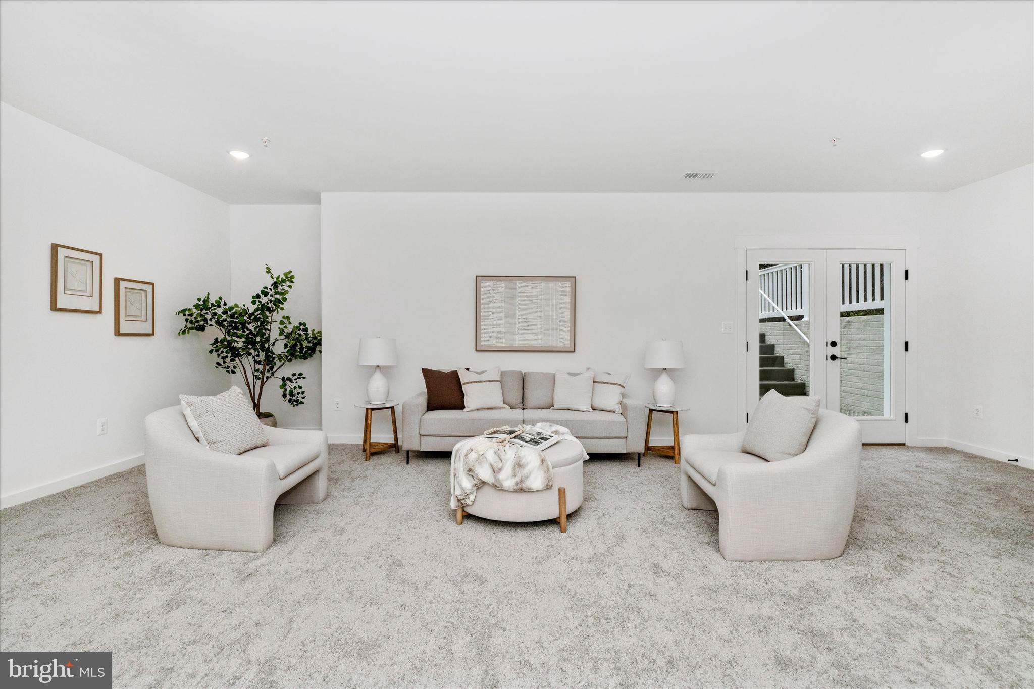 MILLERSVILLE - Residential