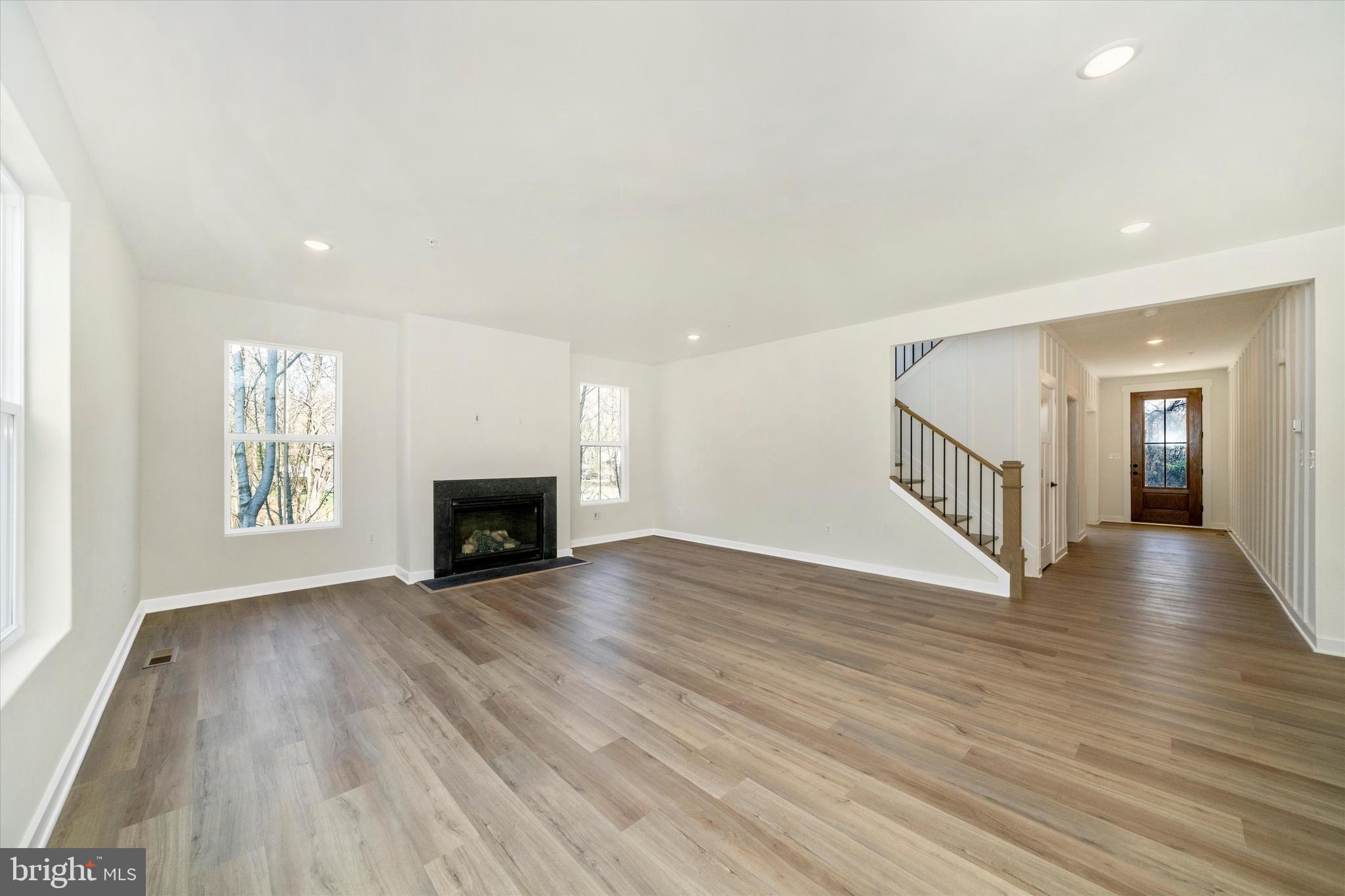 MILLERSVILLE - Residential