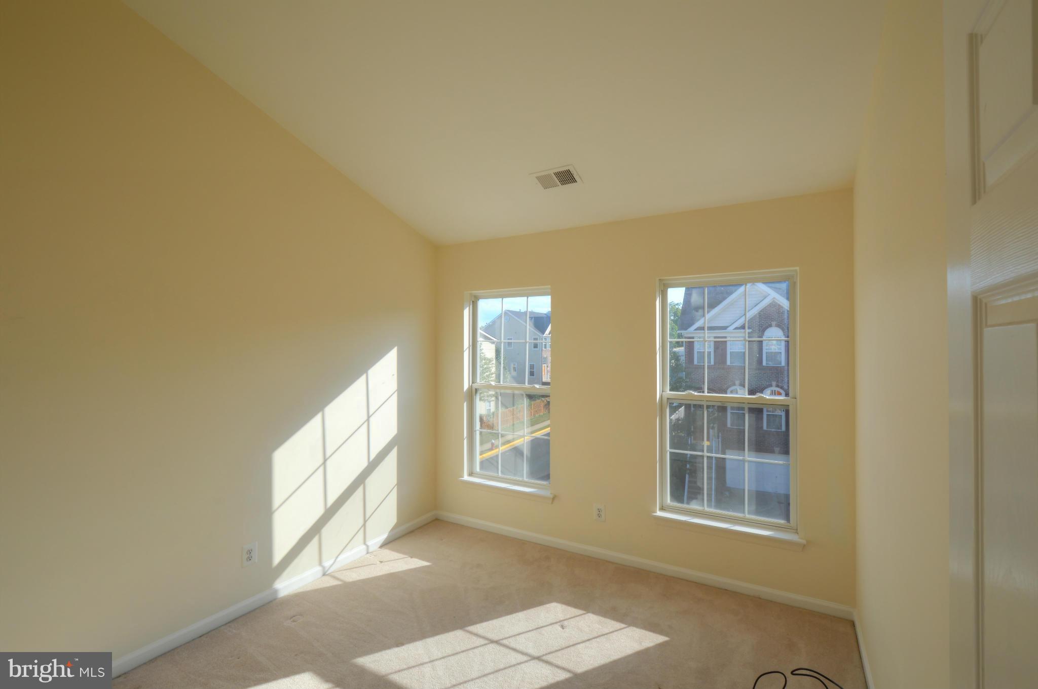 KINCAID FOREST - Residential Lease