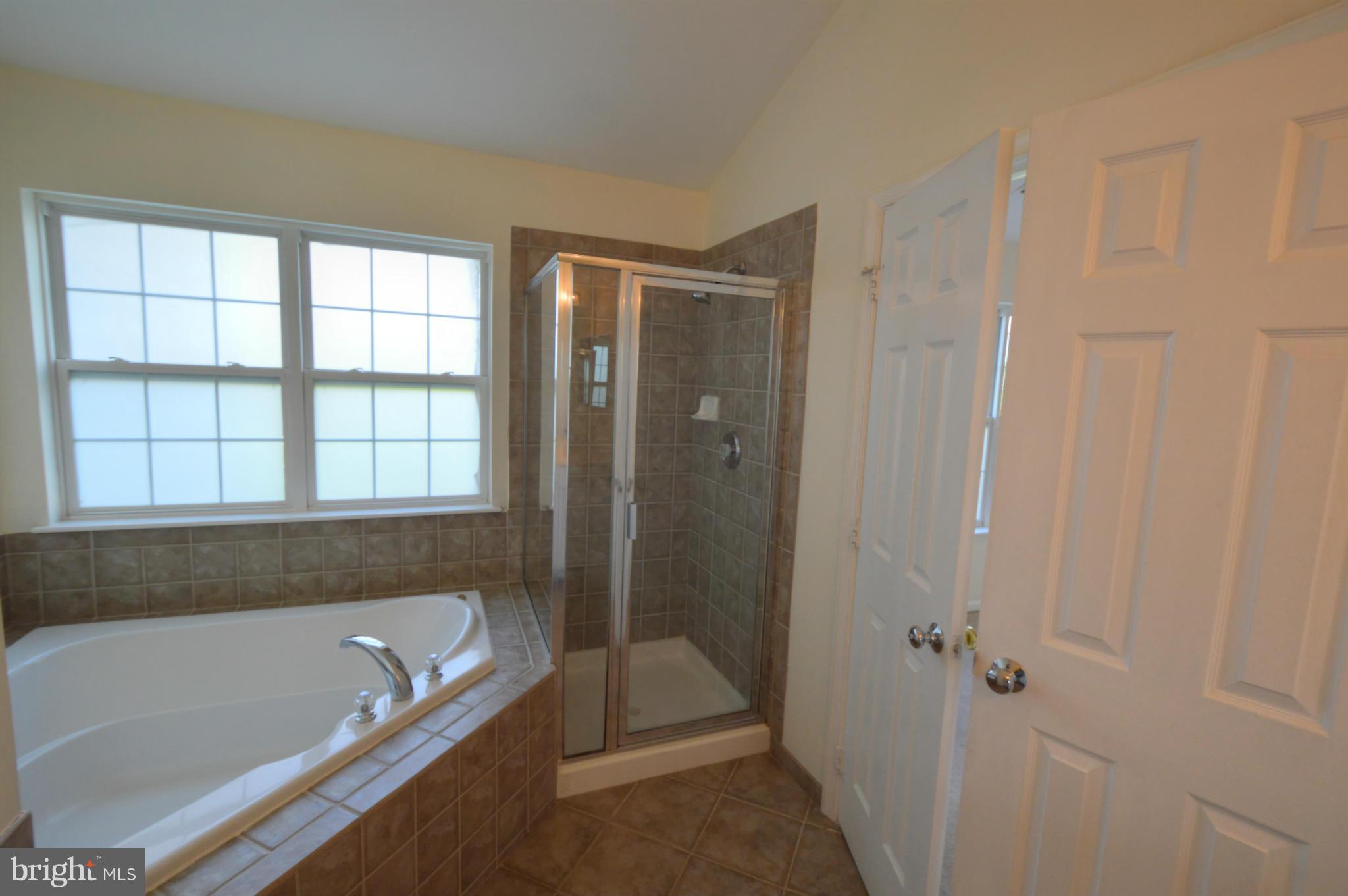 KINCAID FOREST - Residential Lease