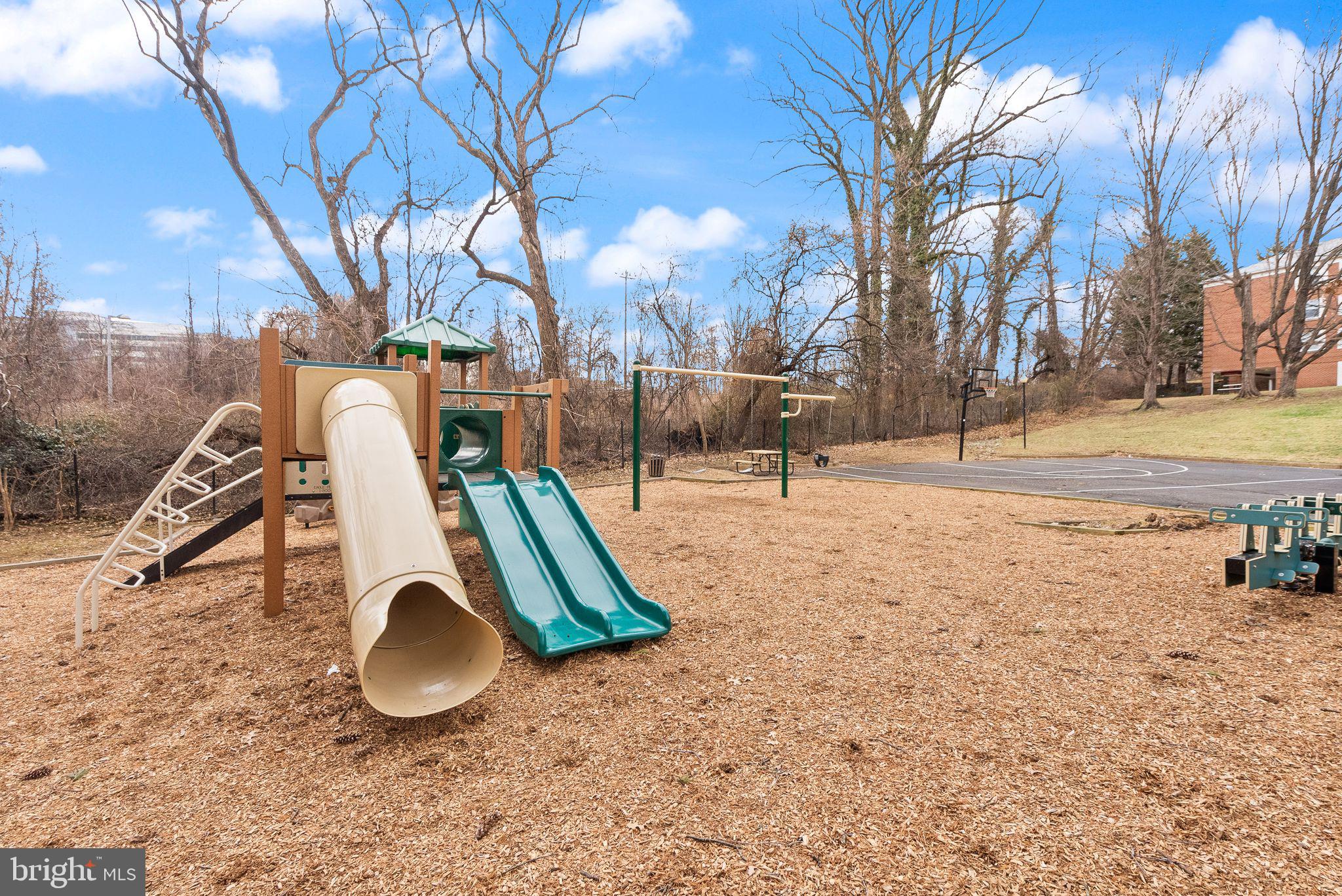 THE COLONIES - Residential