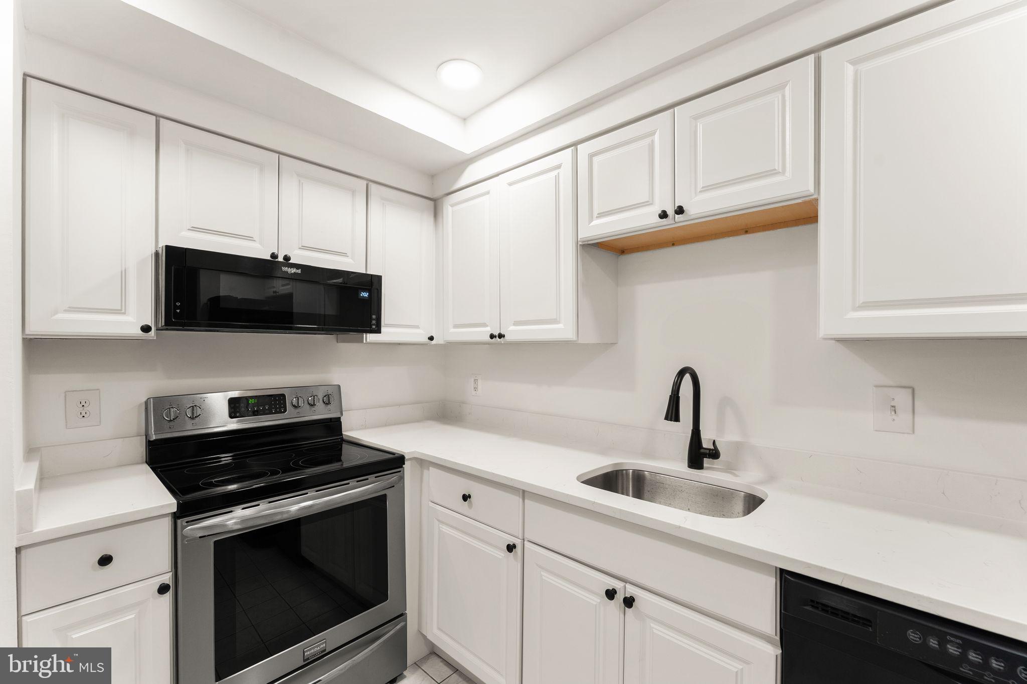 THE COLONIES - Residential