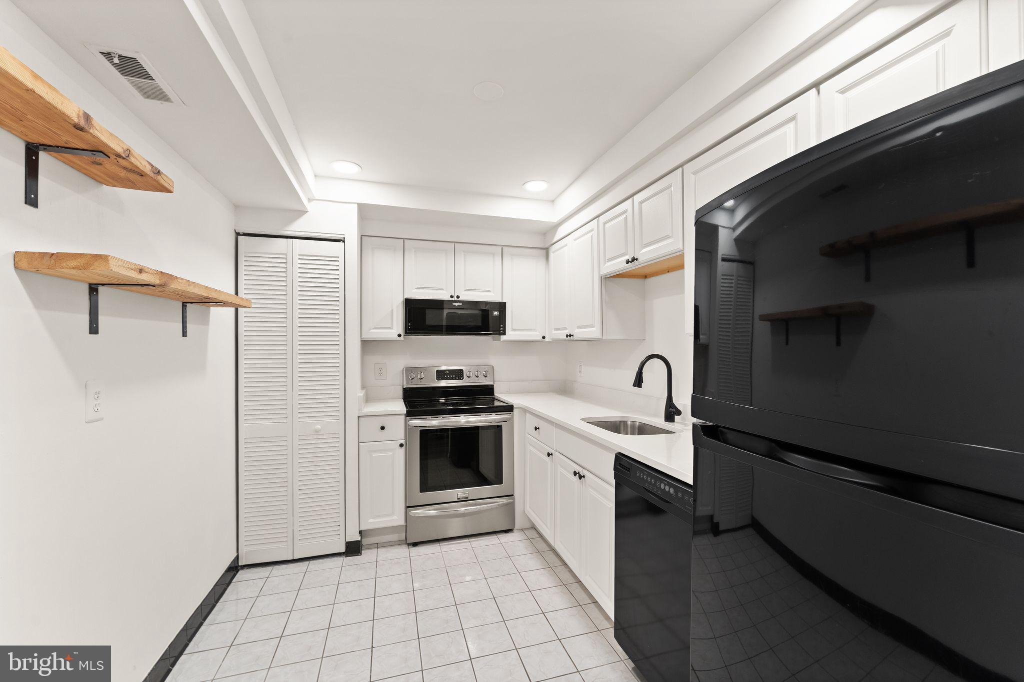 THE COLONIES - Residential