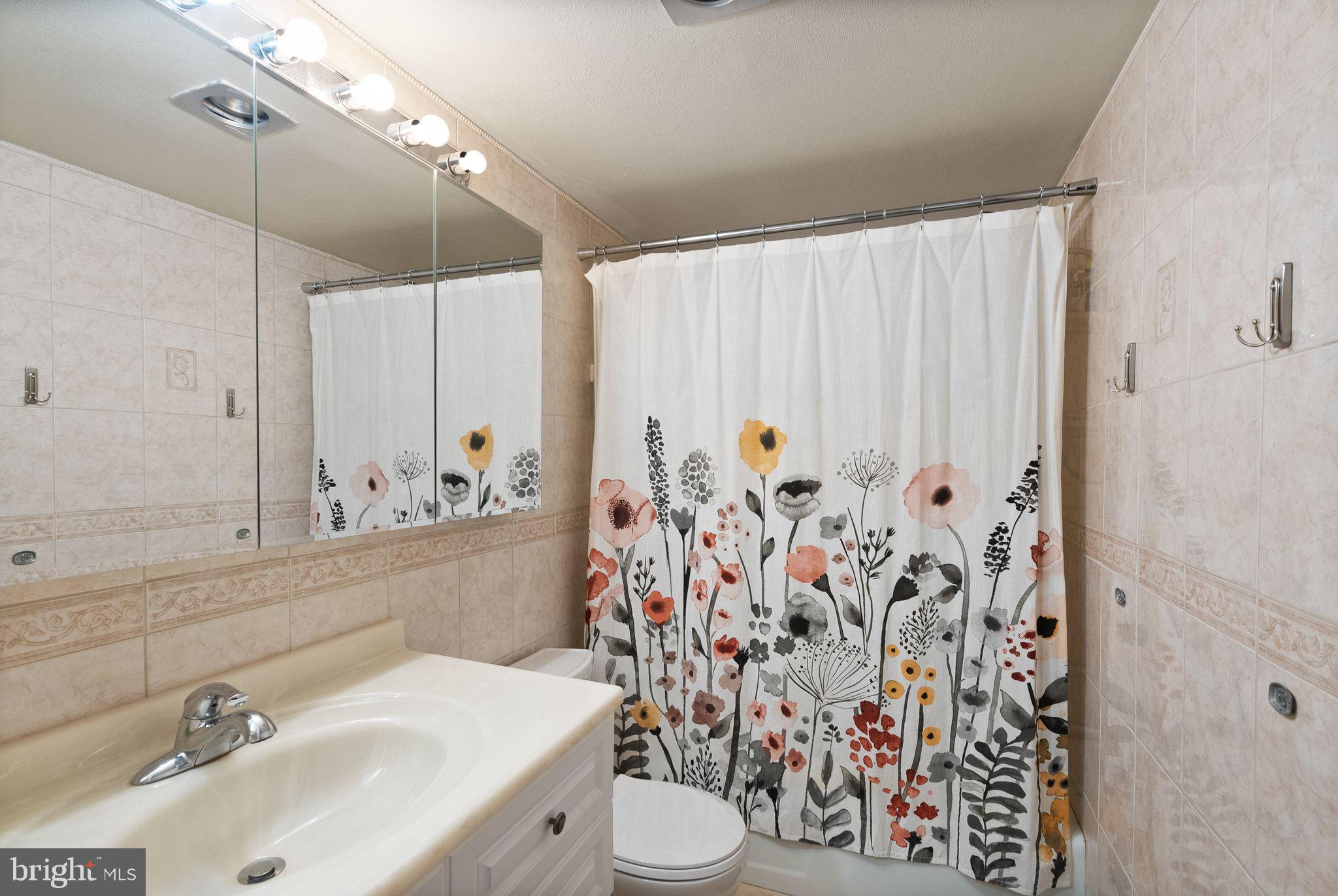 THE COLONIES - Residential