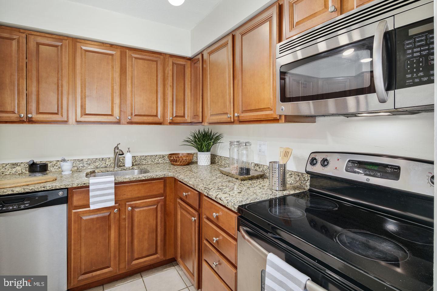 1420 LOCUST STREET 11D