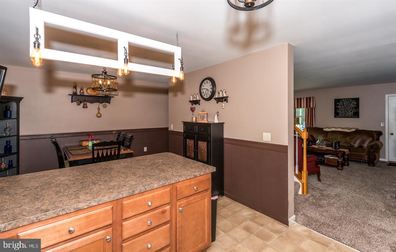 LAKESIDE TOWNS - Residential