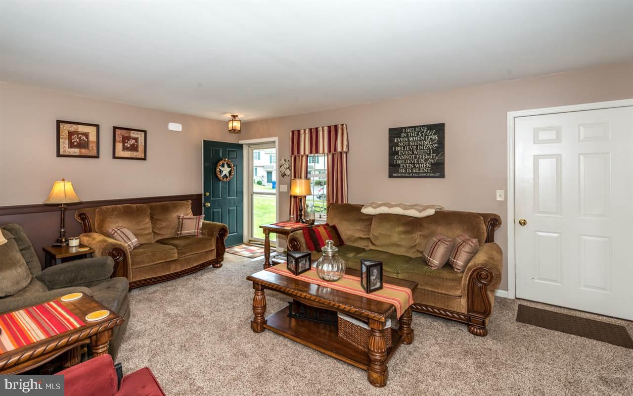 LAKESIDE TOWNS - Residential