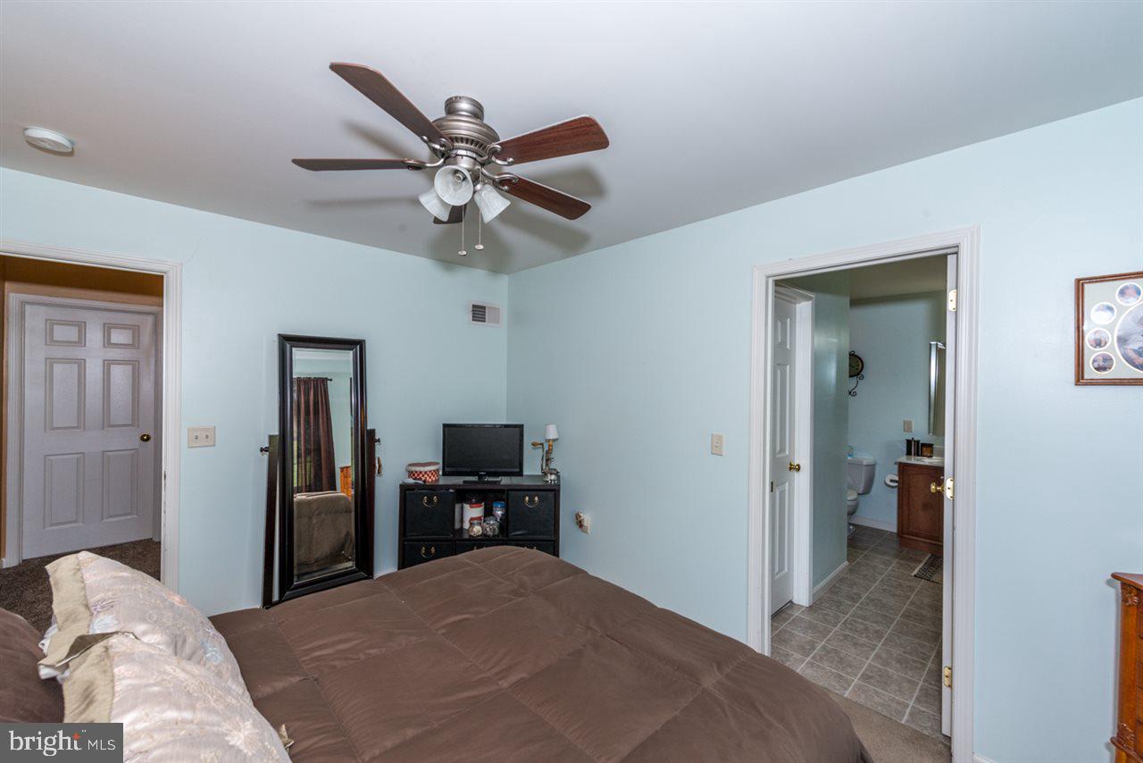 LAKESIDE TOWNS - Residential