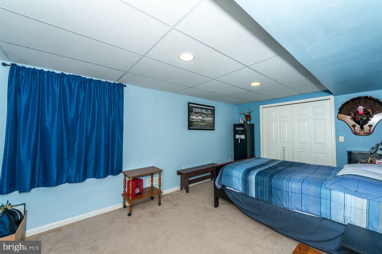 LAKESIDE TOWNS - Residential