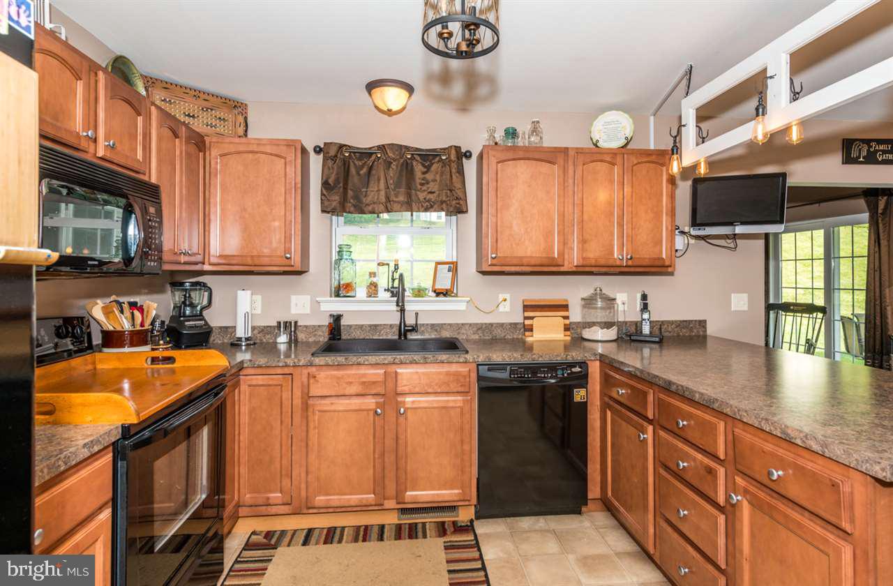 LAKESIDE TOWNS - Residential