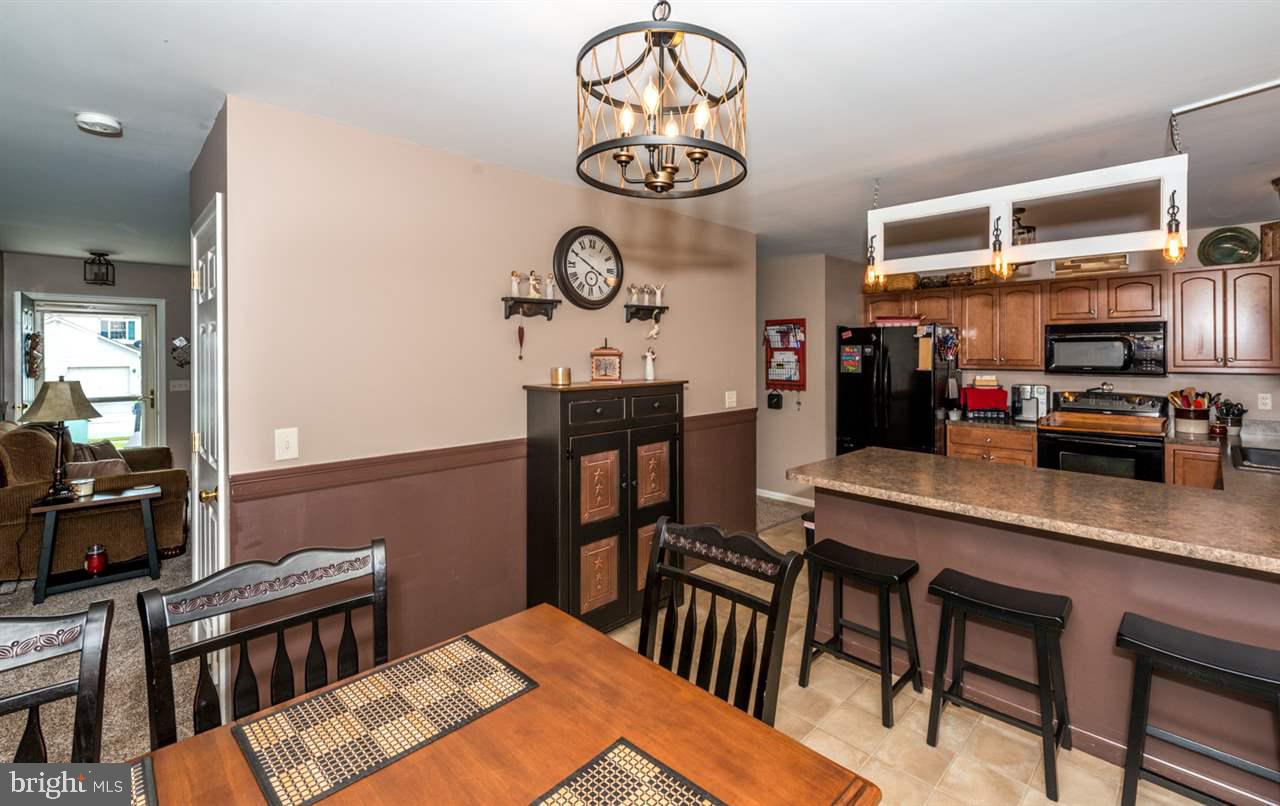 LAKESIDE TOWNS - Residential