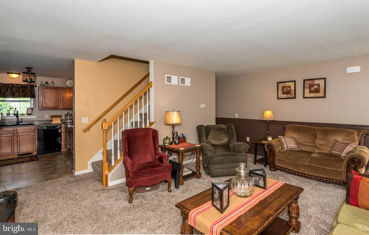 LAKESIDE TOWNS - Residential