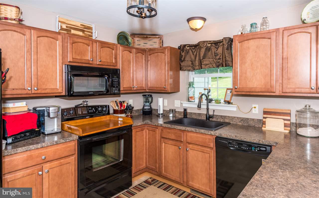 LAKESIDE TOWNS - Residential