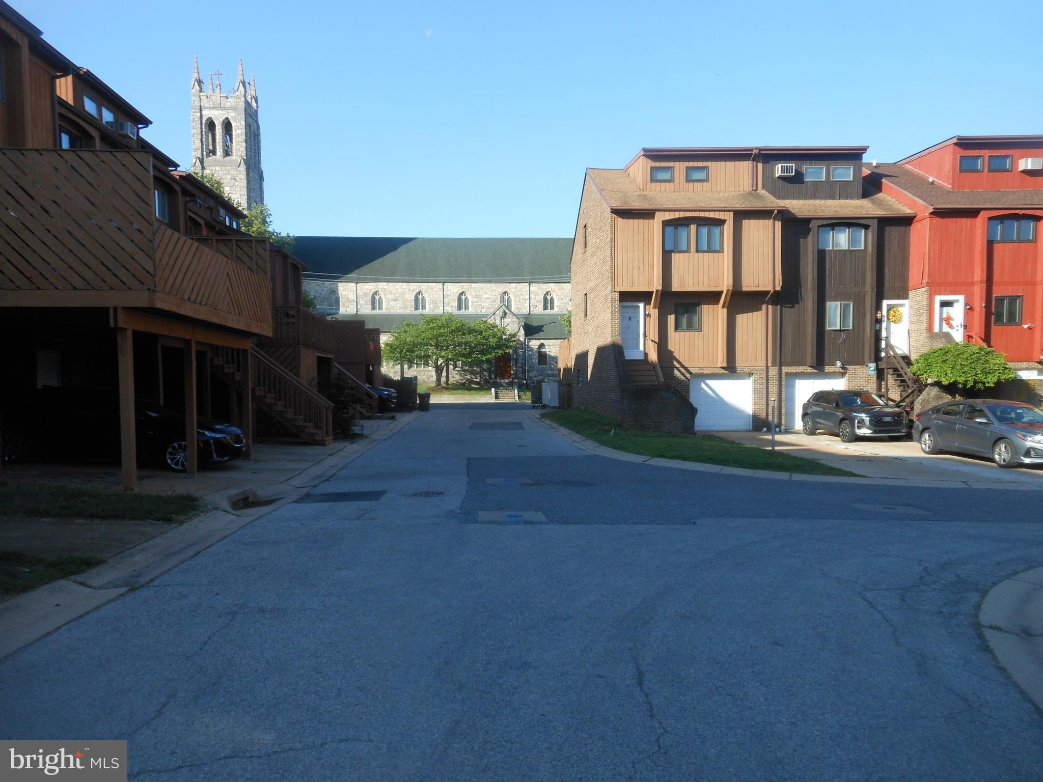 27 SERVAN COURT