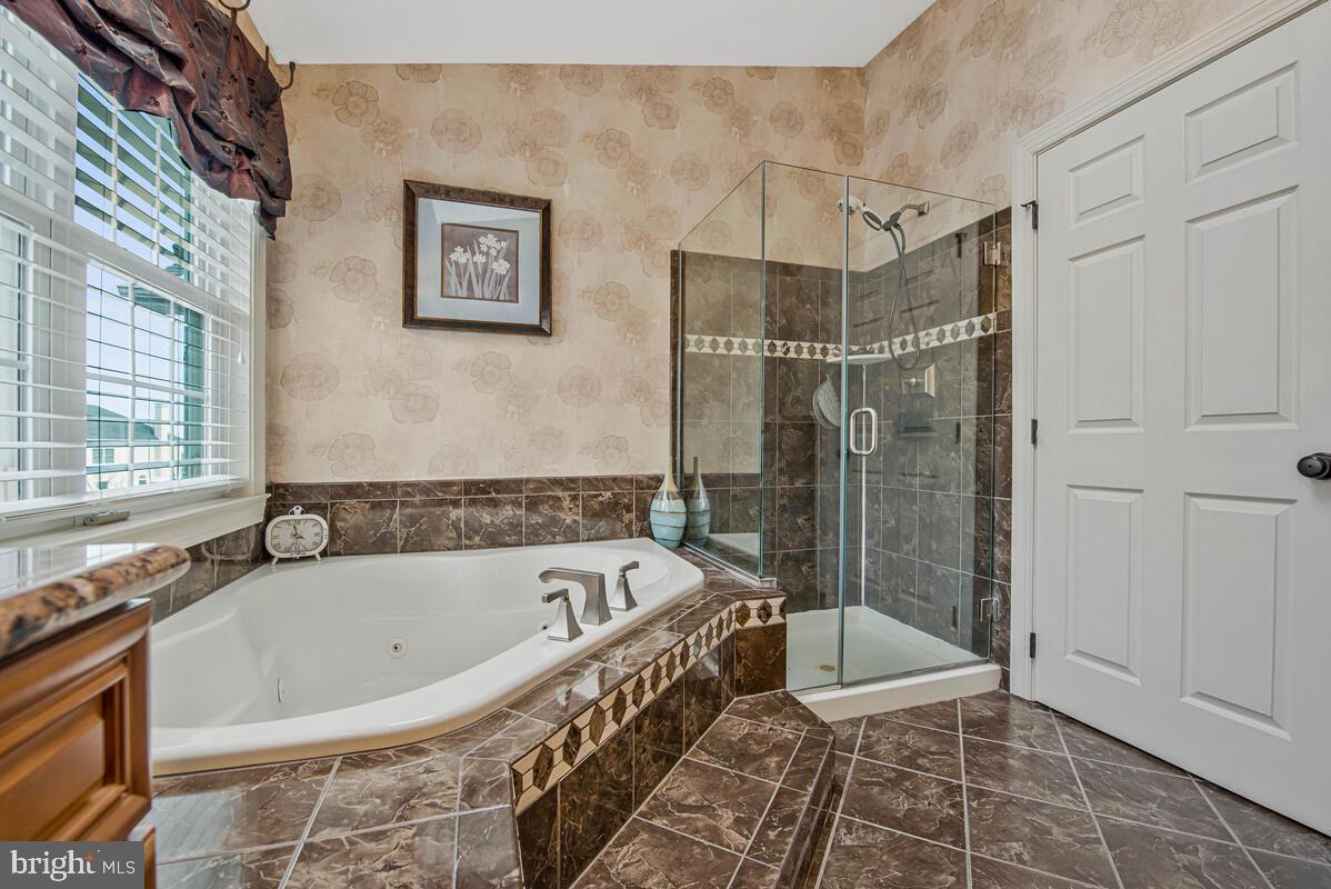 MARLBORO RIDGE - Residential