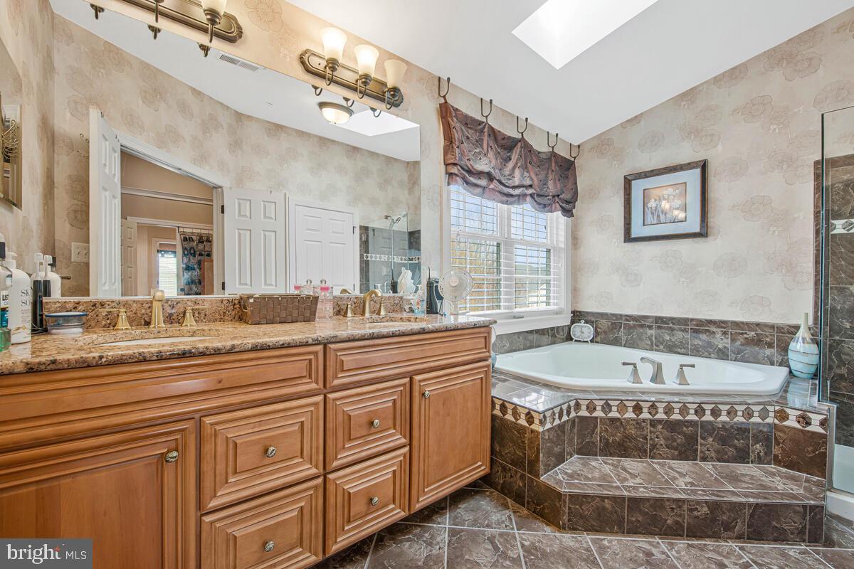 MARLBORO RIDGE - Residential