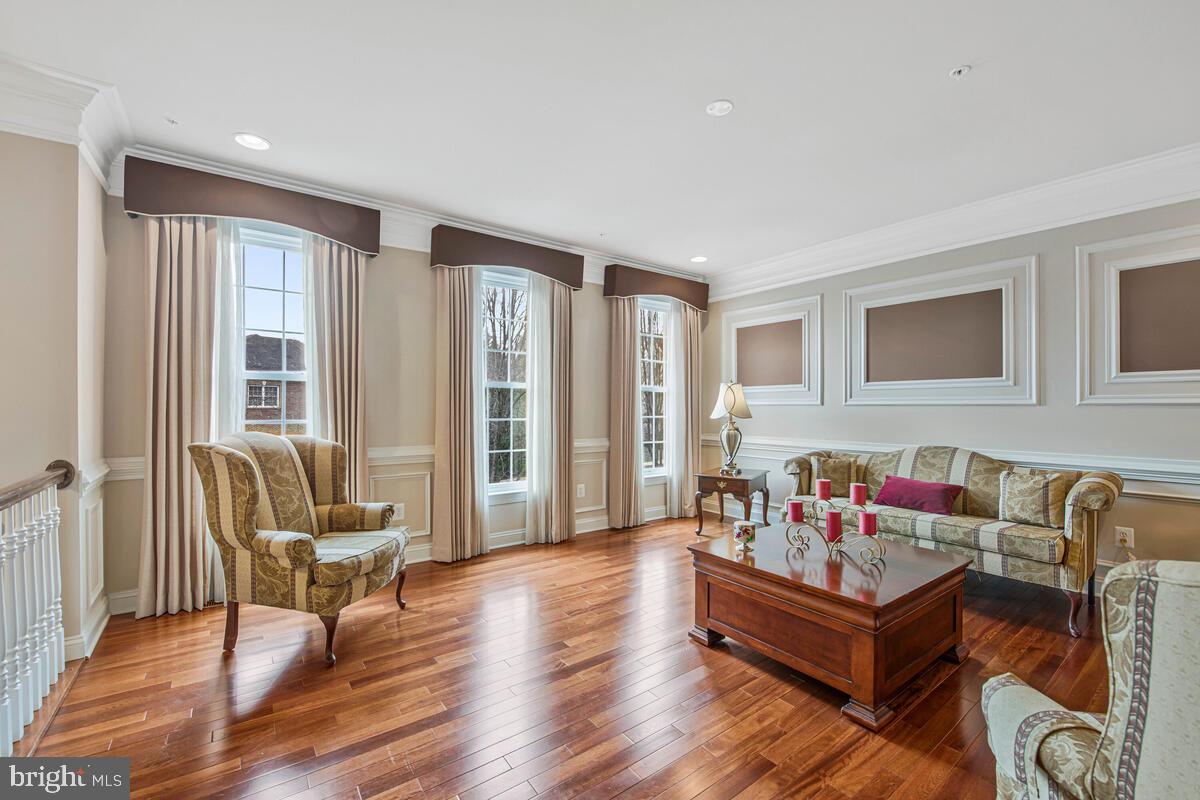 MARLBORO RIDGE - Residential