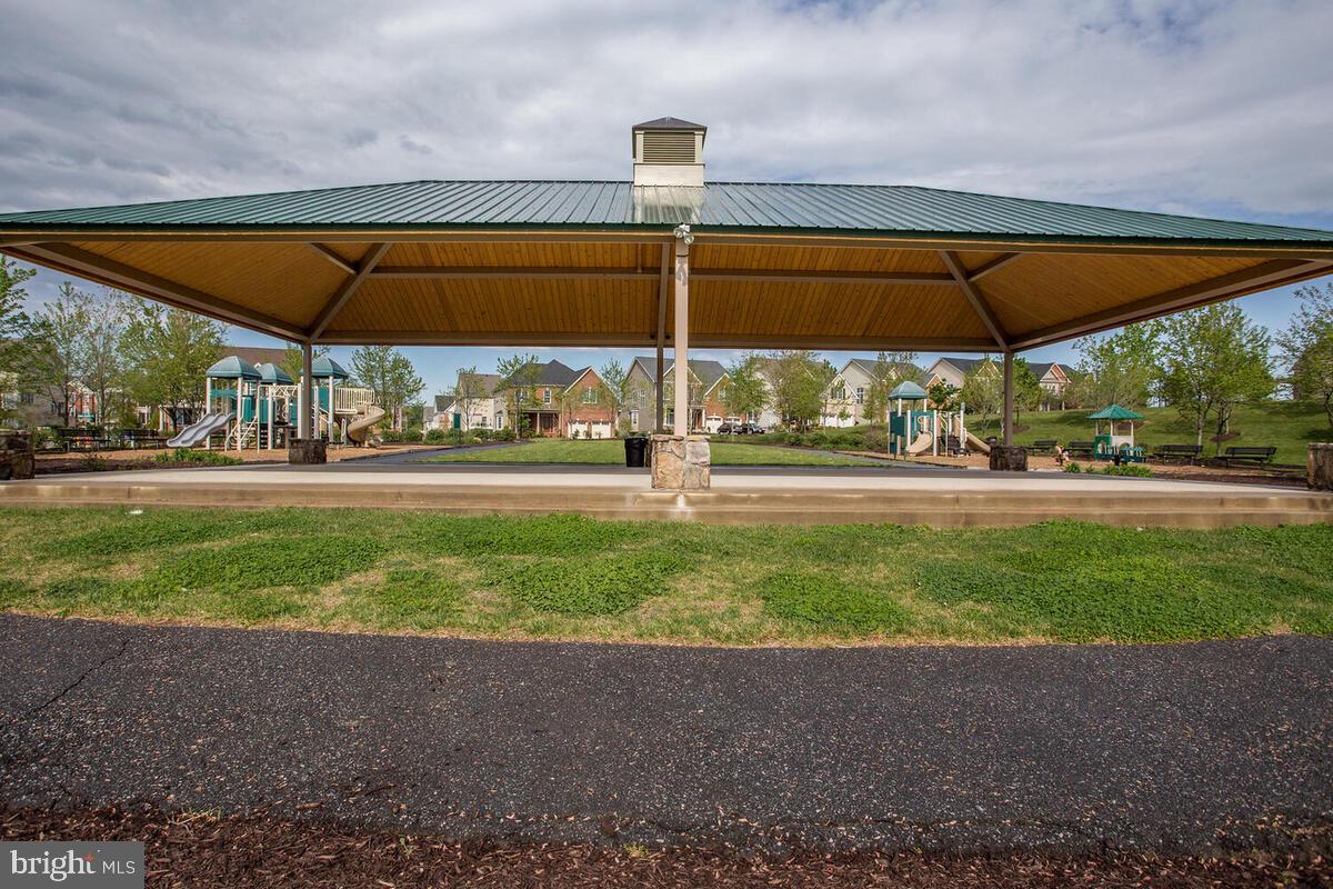 MARLBORO RIDGE - Residential