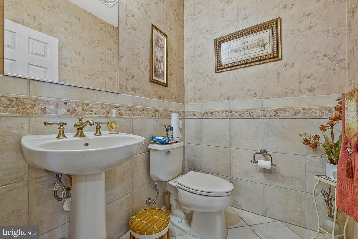 MARLBORO RIDGE - Residential