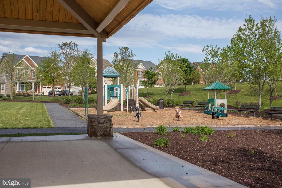 MARLBORO RIDGE - Residential