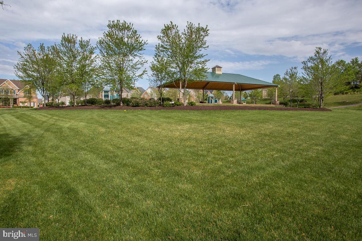 MARLBORO RIDGE - Residential