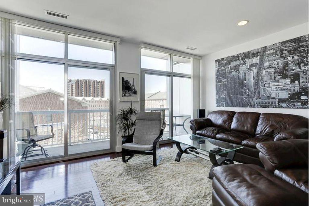 LIGHTHOUSE POINT EAST - Residential Lease