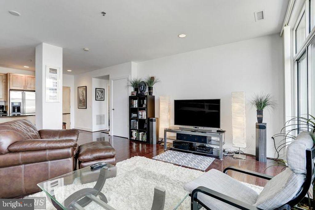 LIGHTHOUSE POINT EAST - Residential Lease