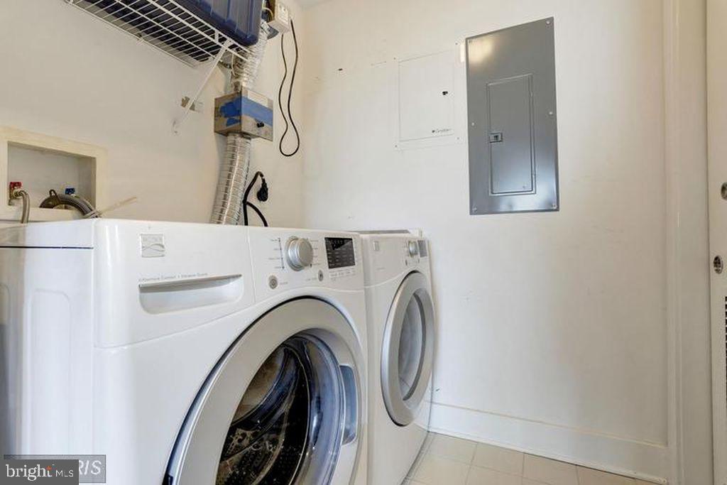 LIGHTHOUSE POINT EAST - Residential Lease