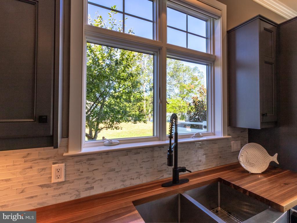 EDGEWATER ESTATES - Residential