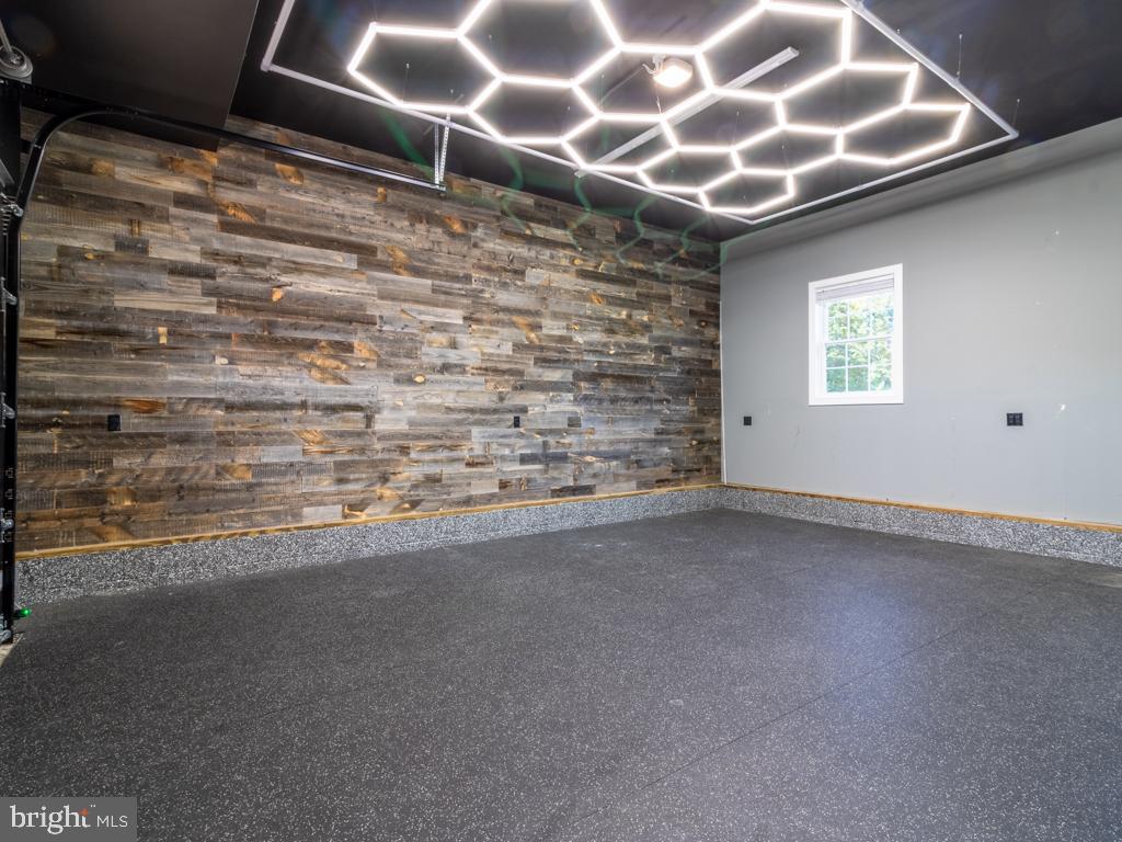 EDGEWATER ESTATES - Residential